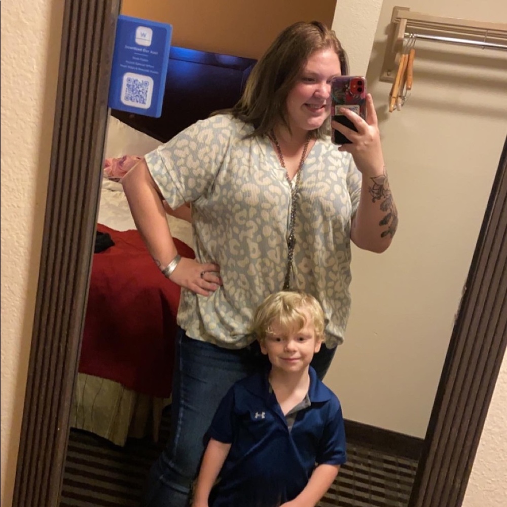 Meet your Posher, Dakota